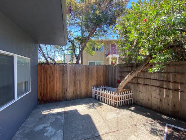 0BR/1BA Apartment on Marian Court Unit 7 · San Rafael photo 4