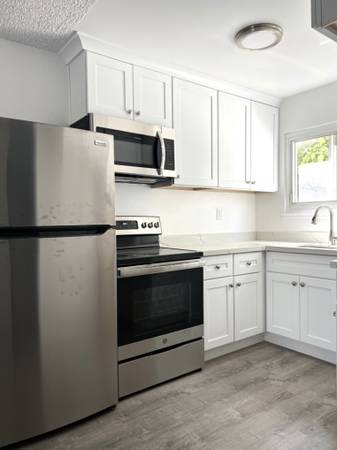 2BR/1BA Townhouse · Santa Clara