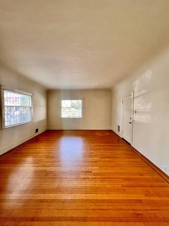1BR/1BA Apartment · Oakland