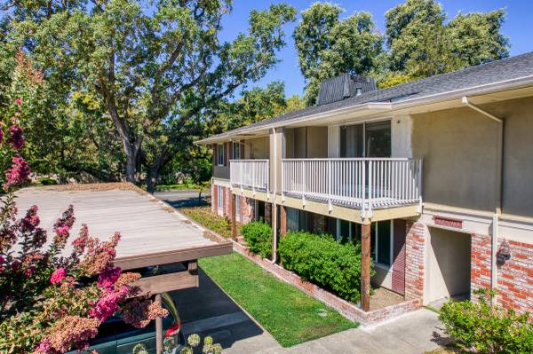 1BR/1BA Apartment · Santa Rosa photo 2