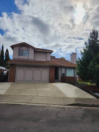 4BR/3BA Single Family House on Evalane Way · Concord