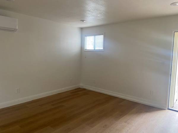 0BR/1BA Apartment · Oakland photo 3