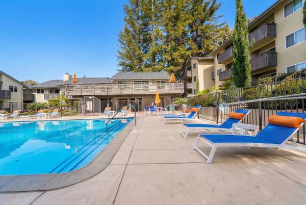 2BR/1BA Apartment · Hayward