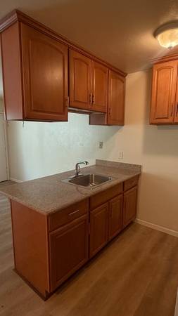 1BR/1BA Apartment on 34th Street · Oakland photo 3