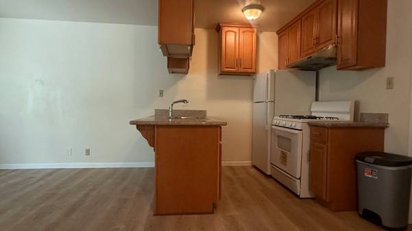 1BR/1BA Apartment on 34th Street · Oakland photo 5
