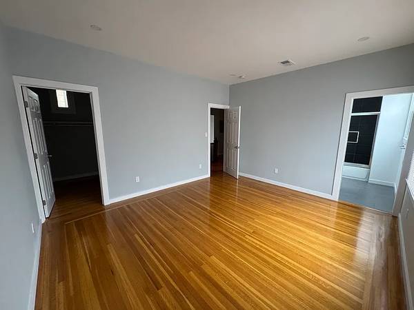 2BR/2BA Single Family House on 29th Ave · San Francisco photo 4