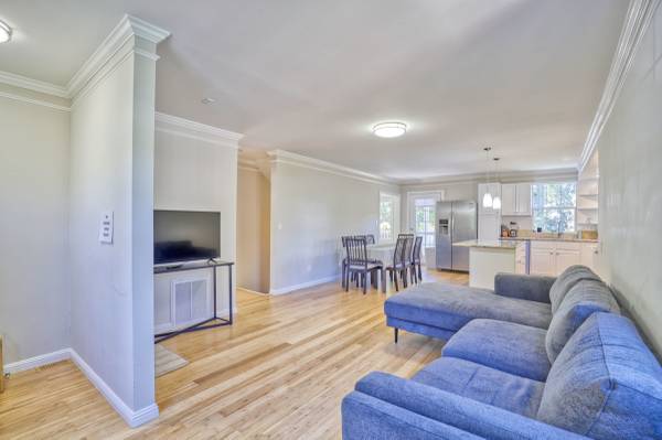 4BR/2BA Single Family House · Oakland
