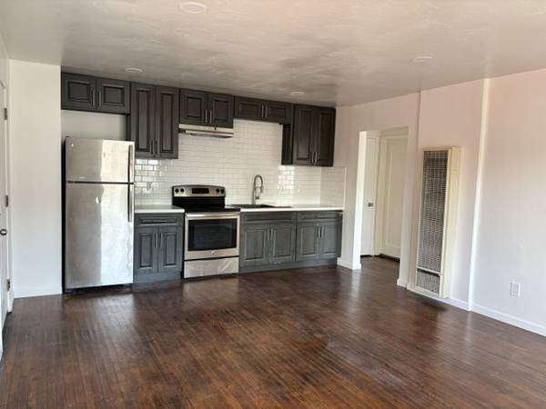 1BR/1BA Apartment · Oakland