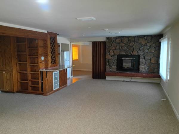 1BR/1BA Apartment · San Rafael