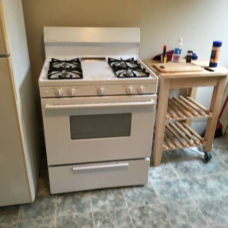 1BR/1BA Single Family House on 10th Avenue · Oakland photo 5