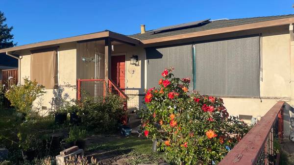 2BR/1BA Single Family House on Victoria Dr · Santa Rosa