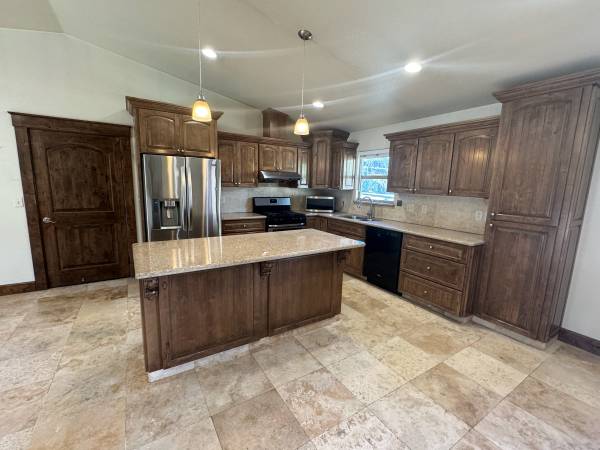 2BR/2BA Single Family House · Watsonville photo 5