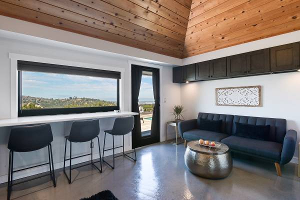 2BR/2BA House · Redwood City photo 4