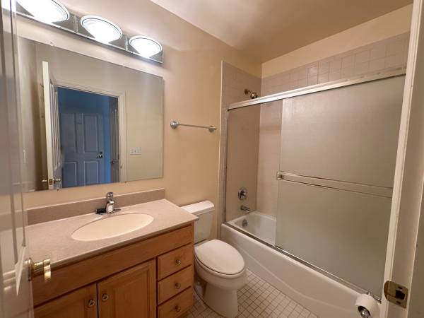 0BR/1BA Apartment · Larkspur photo 5