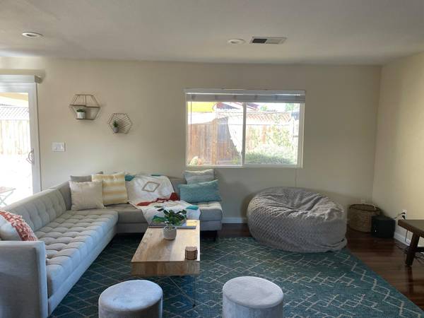 4BR/2BA Single Family House · Concord photo 3
