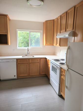 2BR/1BA Apartment on San Joaquin Street · Richmond