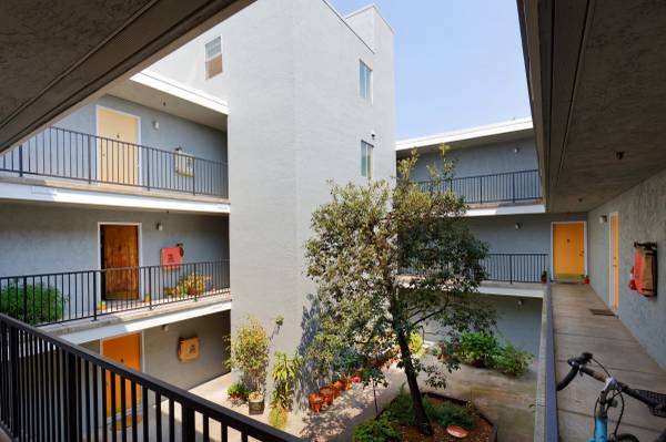 1BR/1BA Apartment · Berkeley photo 3