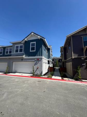 4BR/3BA Townhouse on Quincy Terrace · Fremont photo 3