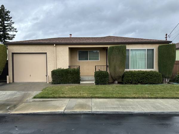 2BR/1BA Single Family House · Hayward