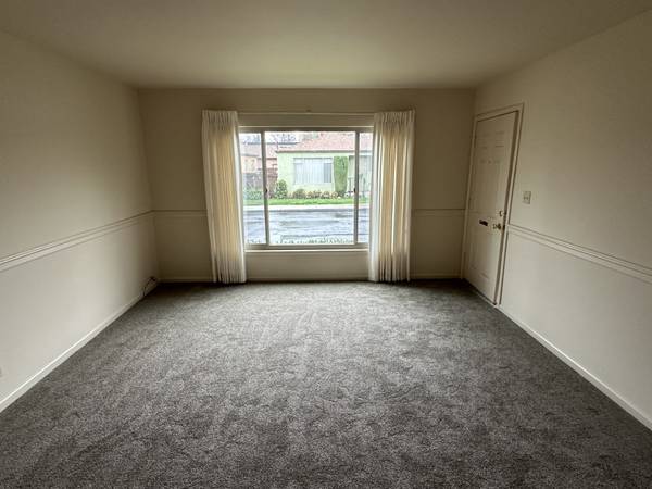 2BR/1BA Single Family House · Hayward photo 2