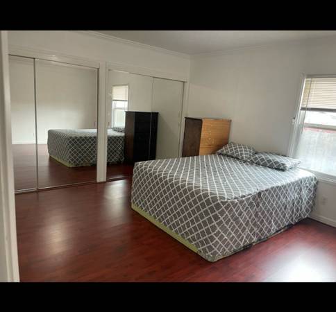 2BR/1BA Single Family House · Oakland