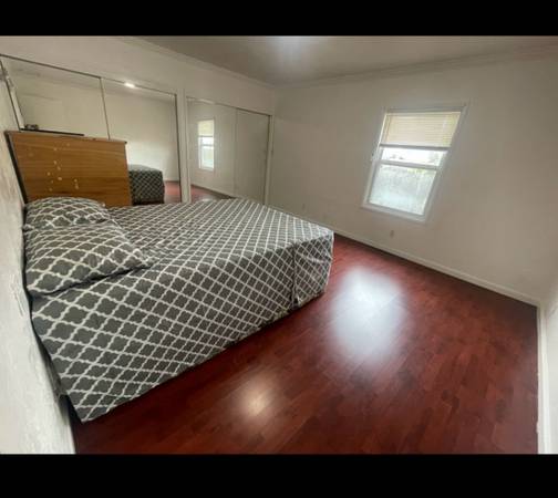 2BR/1BA Single Family House · Oakland photo 2