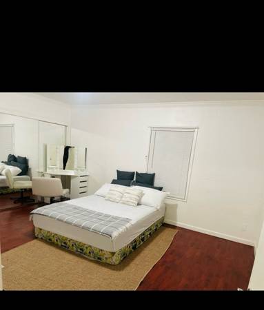 2BR/1BA Single Family House · Oakland photo 3