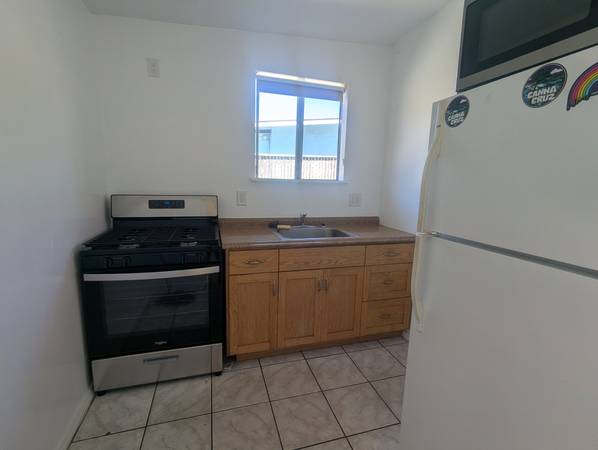 0BR/1BA In Law Adu · Watsonville photo 3