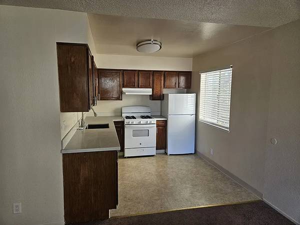 2BR/1BA Apartment on 28th St · Oakland photo 2
