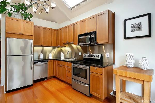 4BR/2BA Single Family House on Cesar Chavez St · San Francisco photo 2