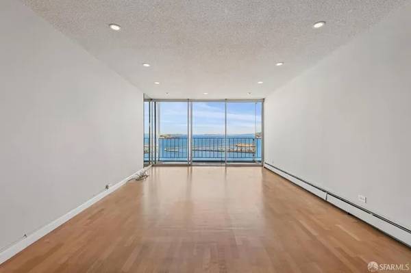 2BR/1BA Apartment · San Francisco photo 2