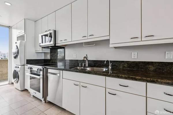 2BR/1BA Apartment · San Francisco photo 3