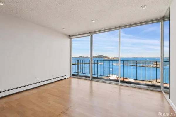 2BR/1BA Apartment · San Francisco photo 5