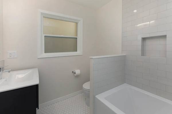 2BR/2BA Flat · San Francisco photo 2