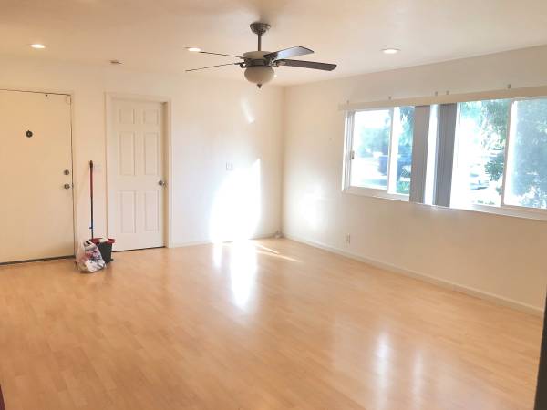 3BR/1BA Townhouse · Union City photo 5