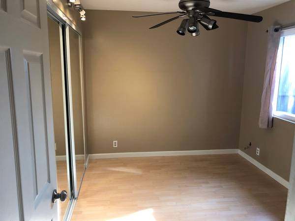 3BR/1BA Townhouse · Union City photo 2