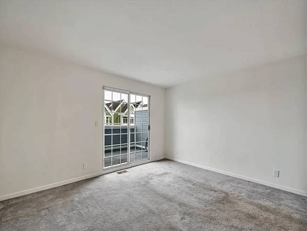2BR/2BA Single Family House on Rebecca Ln · San Francisco photo 2