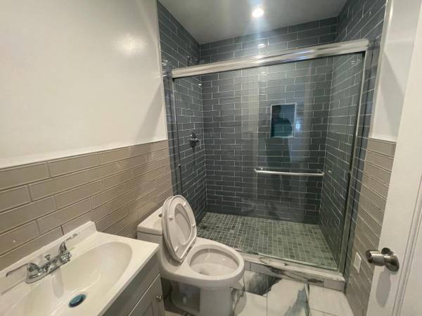1BR/1BA Single Family House · San Francisco photo 3