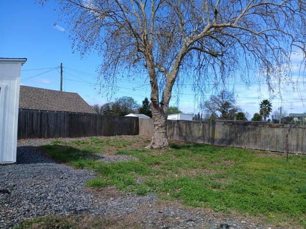 2BR/1BA Single Family House on Fulton Road · Santa Rosa photo 5
