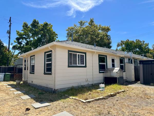 2BR/1BA Duplex · Berkeley