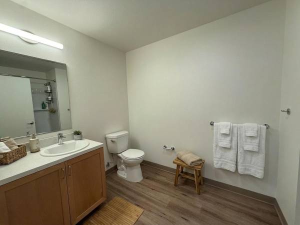 Apartments on Eucalyptus Road · Menlo Park photo 5