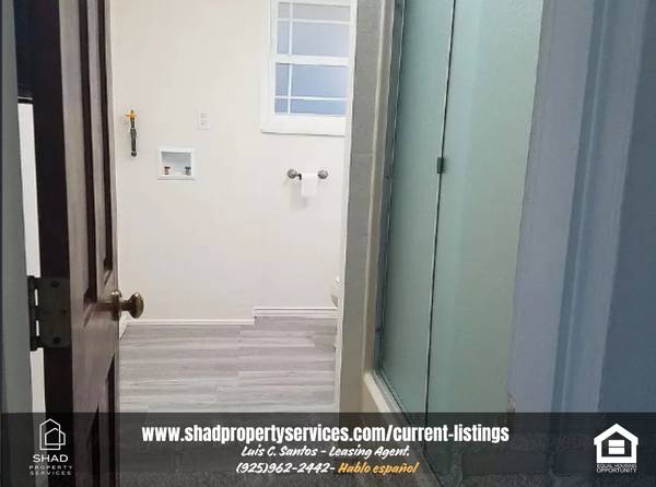 2BR/1BA Duplex · Crockett photo 4