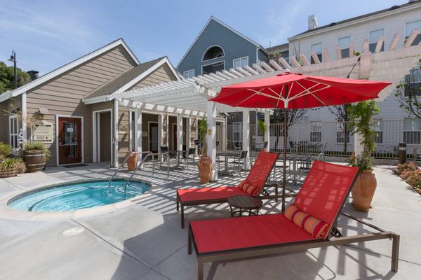 2BR/2BA Loft · Gilroy photo 4