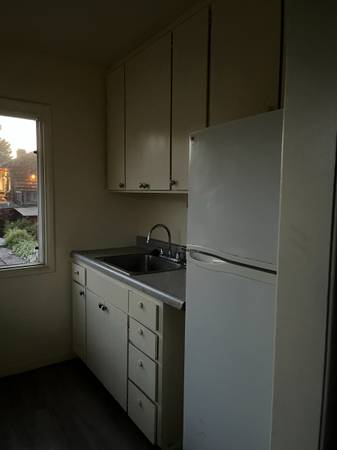 2BR/1BA Apartment on Piedmont · Berkeley photo 5