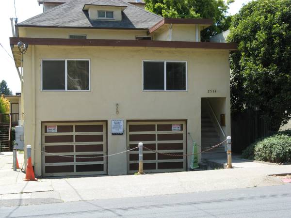 2BR/1BA Apartment on Piedmont · Berkeley