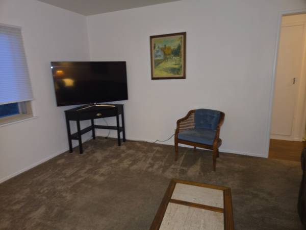 3BR/1BA Single Family House · Pleasant Hill photo 5