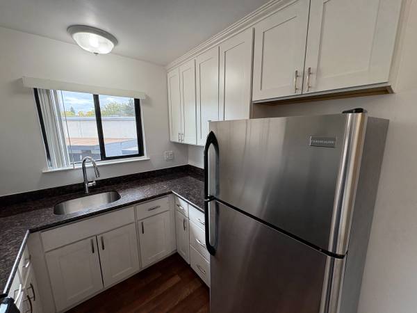 Apartments on Latham Street · Mountain View photo 2