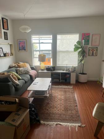 2BR/1BA Apartment · Oakland