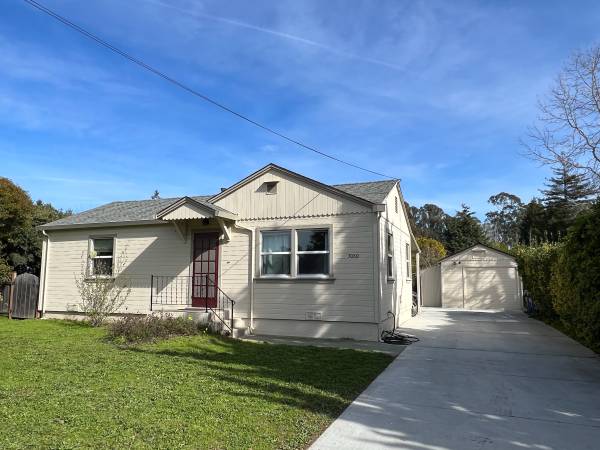 3BR/2BA Single Family House · Santa Cruz