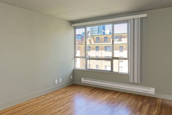 0BR/1BA Apartment · Oakland photo 4